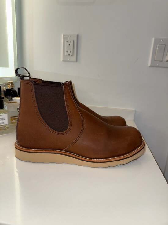 Red Wing Heritage 3190 Classic Chelsea Boots in Amber Harness Leather main image 6